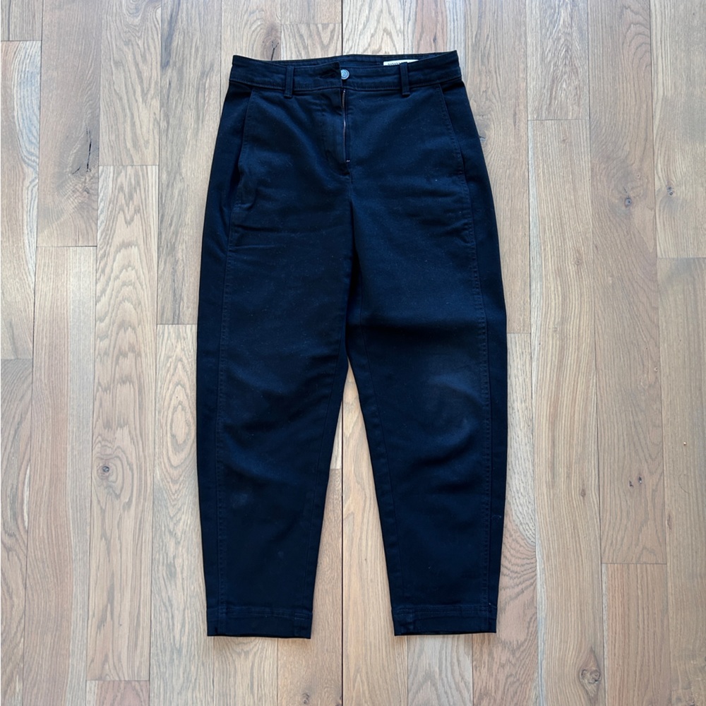 Like new, wore twice Banana Republic Black Cropped Ankle Pants